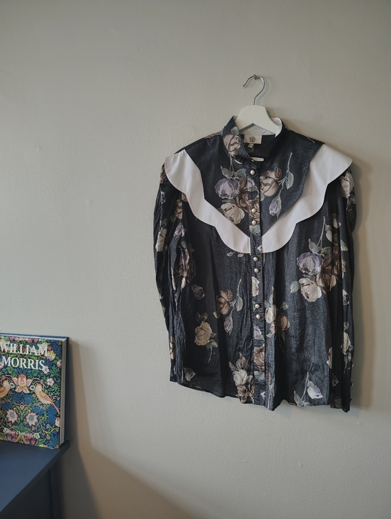 Myer Mode Tops - European Wide Peter Pan Collared Poet-Core Foral Blouse - large/xlarge